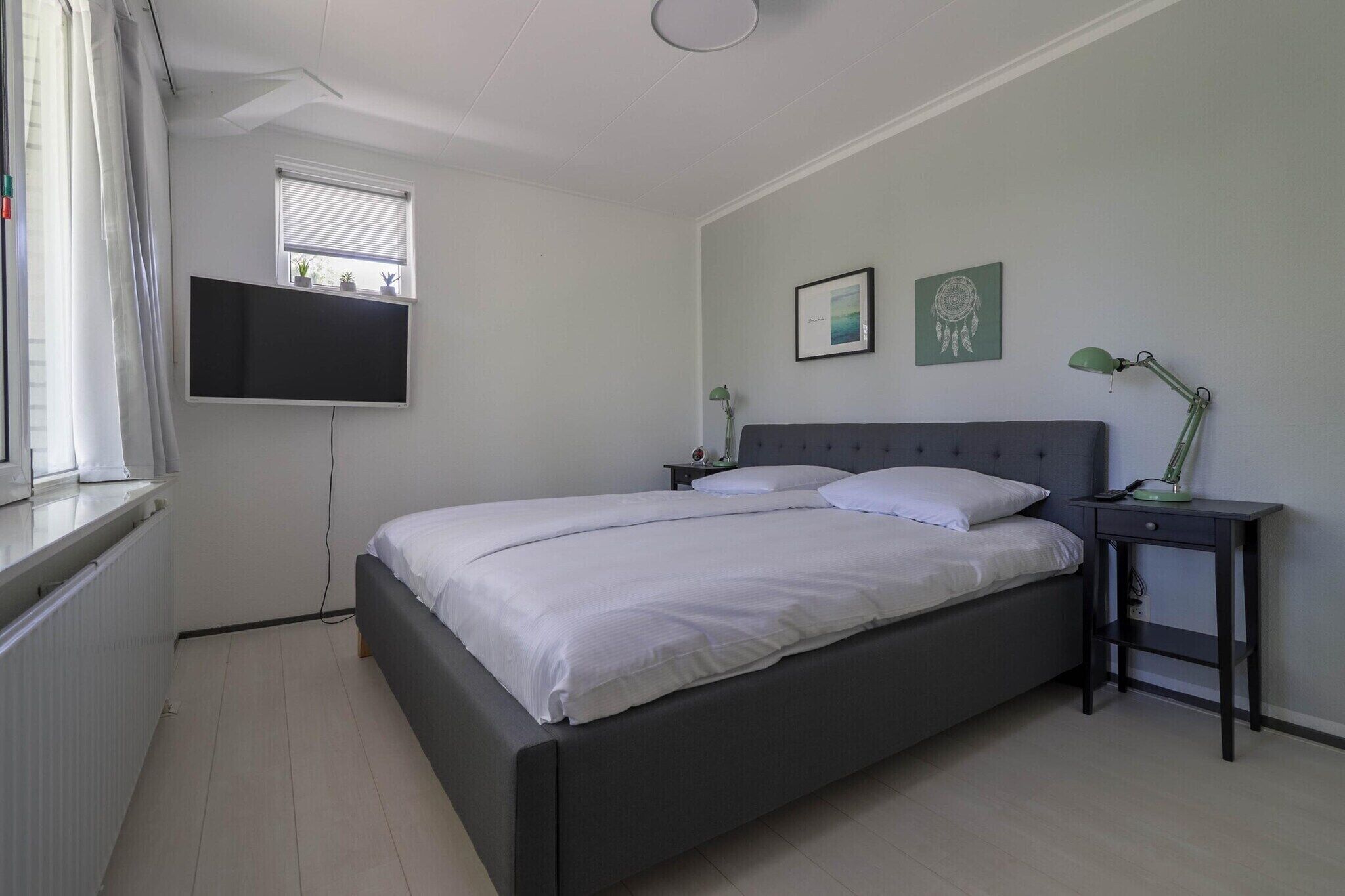 2 bedrooms, iron/ironing board, free WiFi