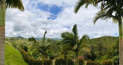 Nomad Nest near Guatapé Jacuzzi Turkish WiFi-full