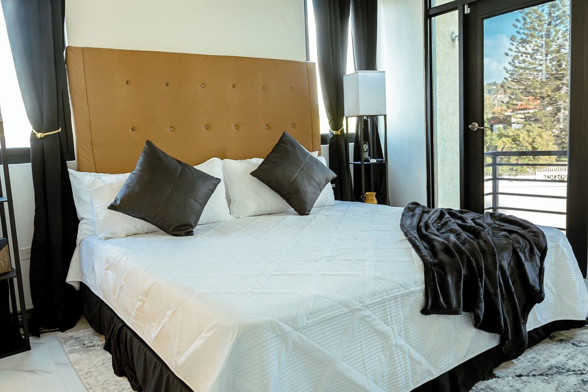 2 habitaciones, tabla de planchar con plancha, internet y ropa de cama 