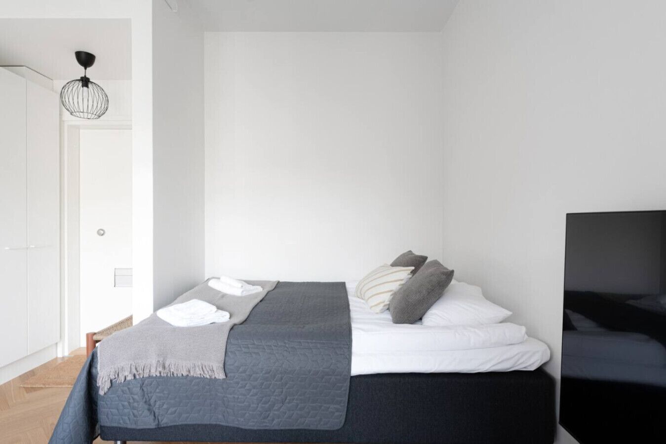Comfort Studio, Balcony, Courtyard View | Desk, laptop workspace, blackout drapes, soundproofing