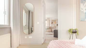 2 bedrooms, iron/ironing board, free WiFi