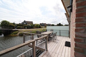 Unclassified image, 5 of 24, button - Stylish Waterfront Villa with Sauna (Makkum)