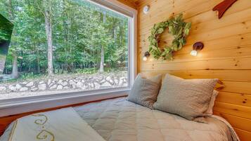 1 bedroom, internet, bed sheets