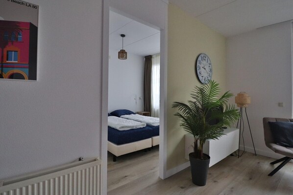 2 bedrooms, iron/ironing board, WiFi (free)