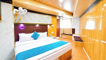 Deluxe Double Room, Lake View | View from room