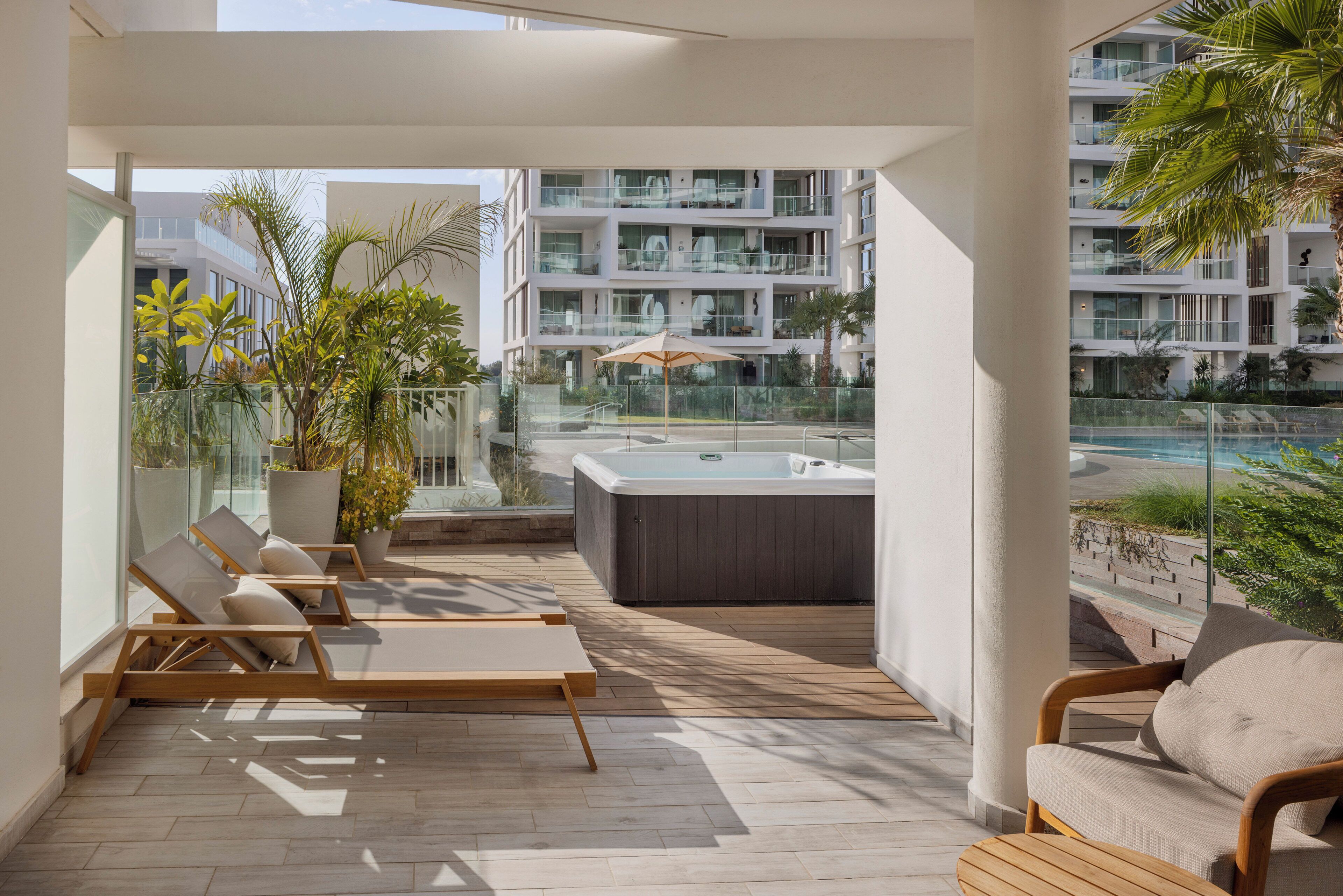 King Suite with Spa Bath | Terrace/patio