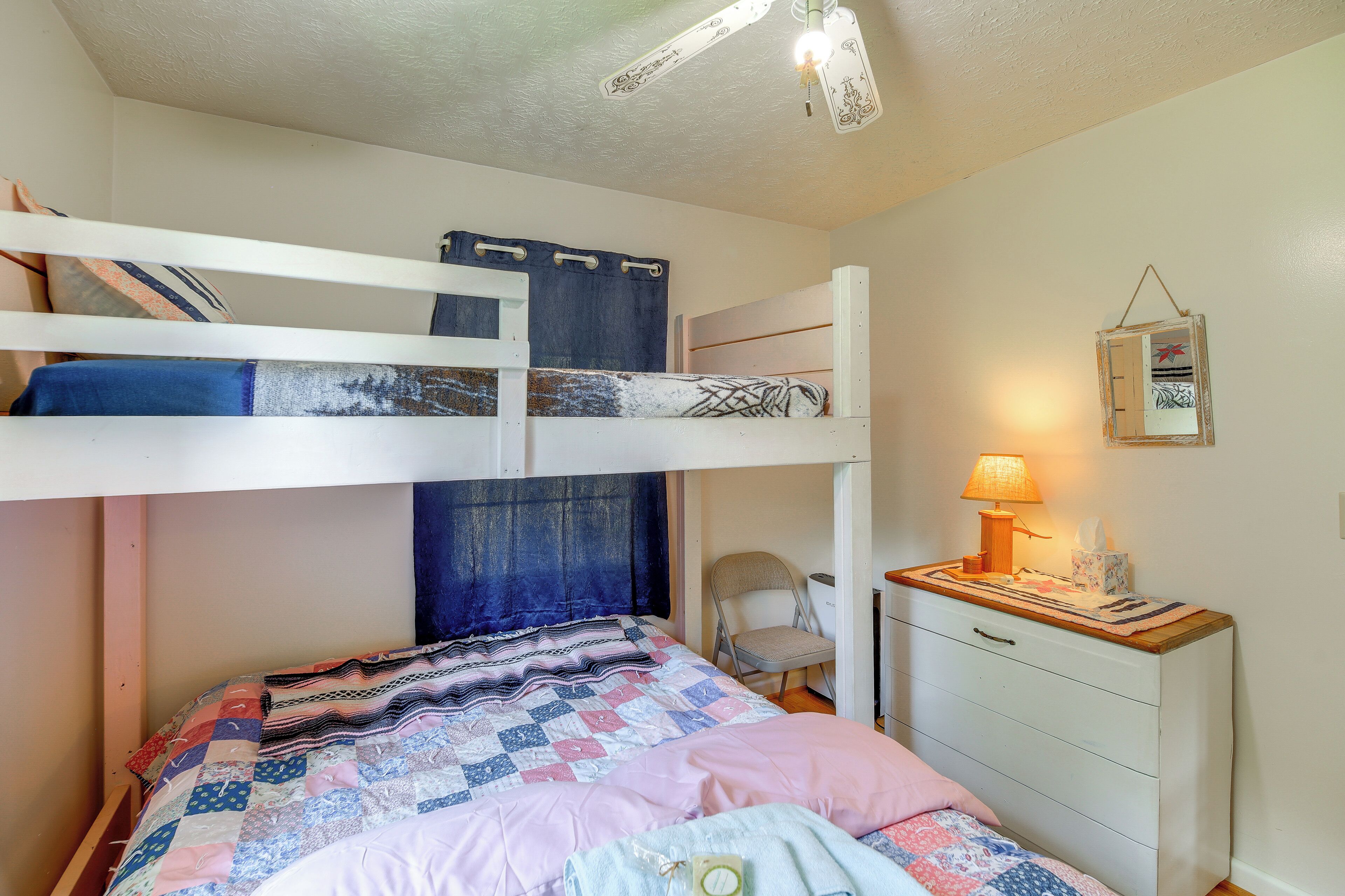 3 Schlafzimmer, Schreibtisch, Bügeleisen/Bügelbrett, Internetzugang