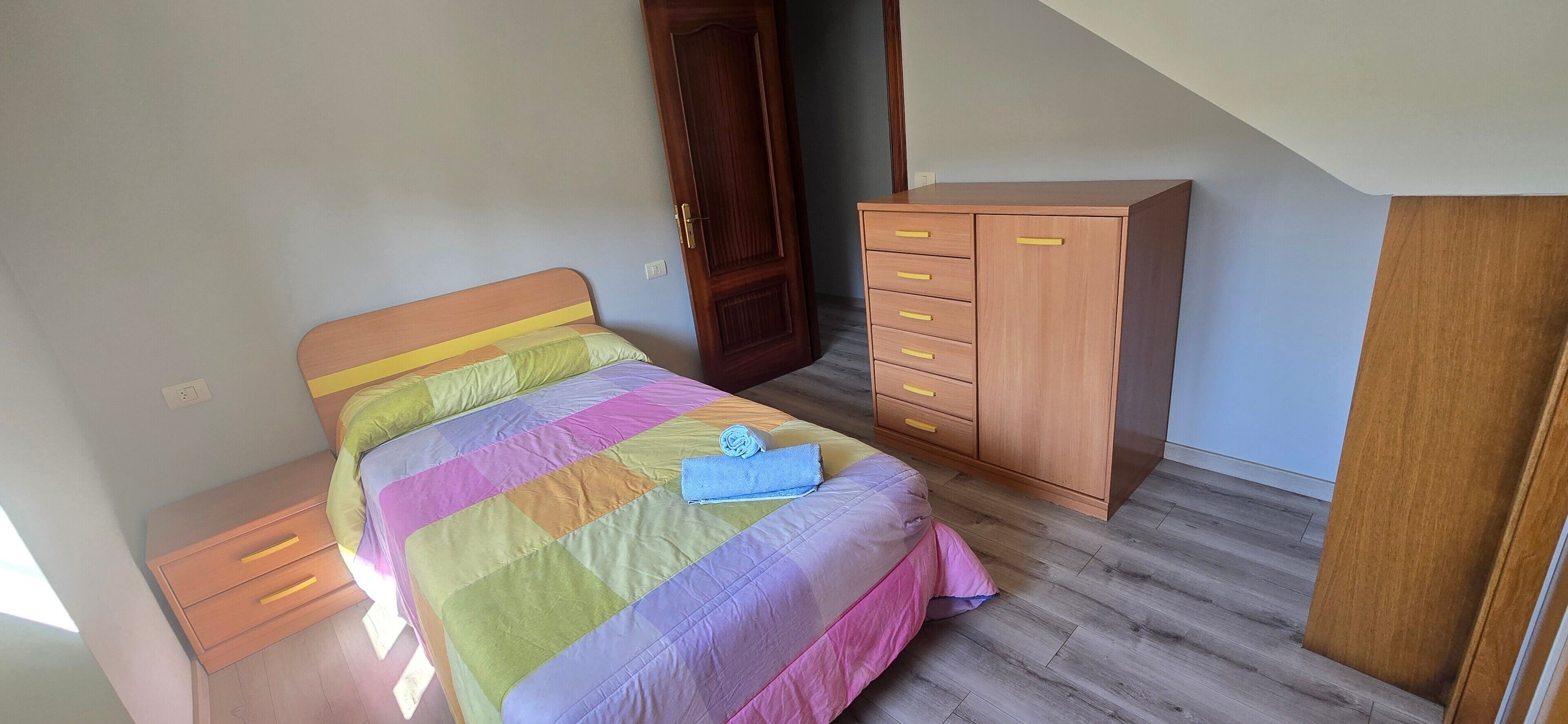 6 dormitorios, tabla de planchar con plancha, wifi y ropa de cama