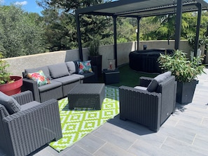 Terrace/patio - APARTMENT IN LA SAINTE BAUME (Saint-Maximin-la-Sainte-Baume)
