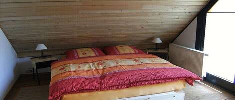 3 bedrooms, free WiFi, bed sheets