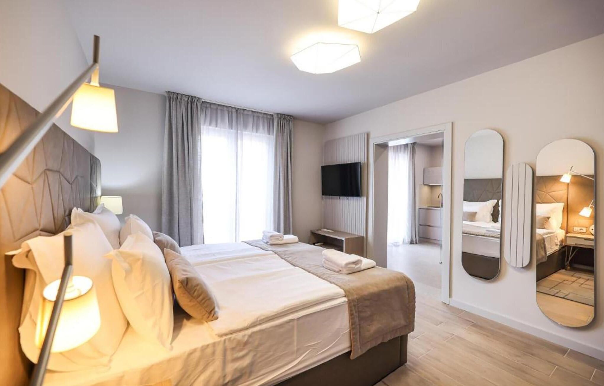 1 bedroom, in-room safe, iron/ironing board, WiFi (free)