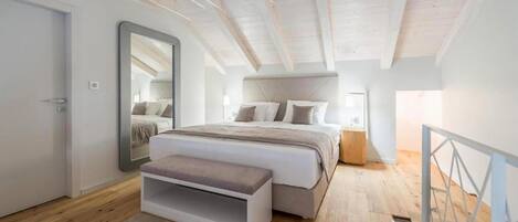 1 bedroom, in-room safe, iron/ironing board, free WiFi