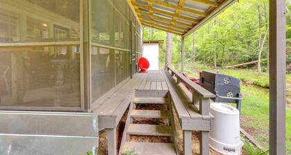 Off-Grid Creekside Cabin Near Lake Jordan