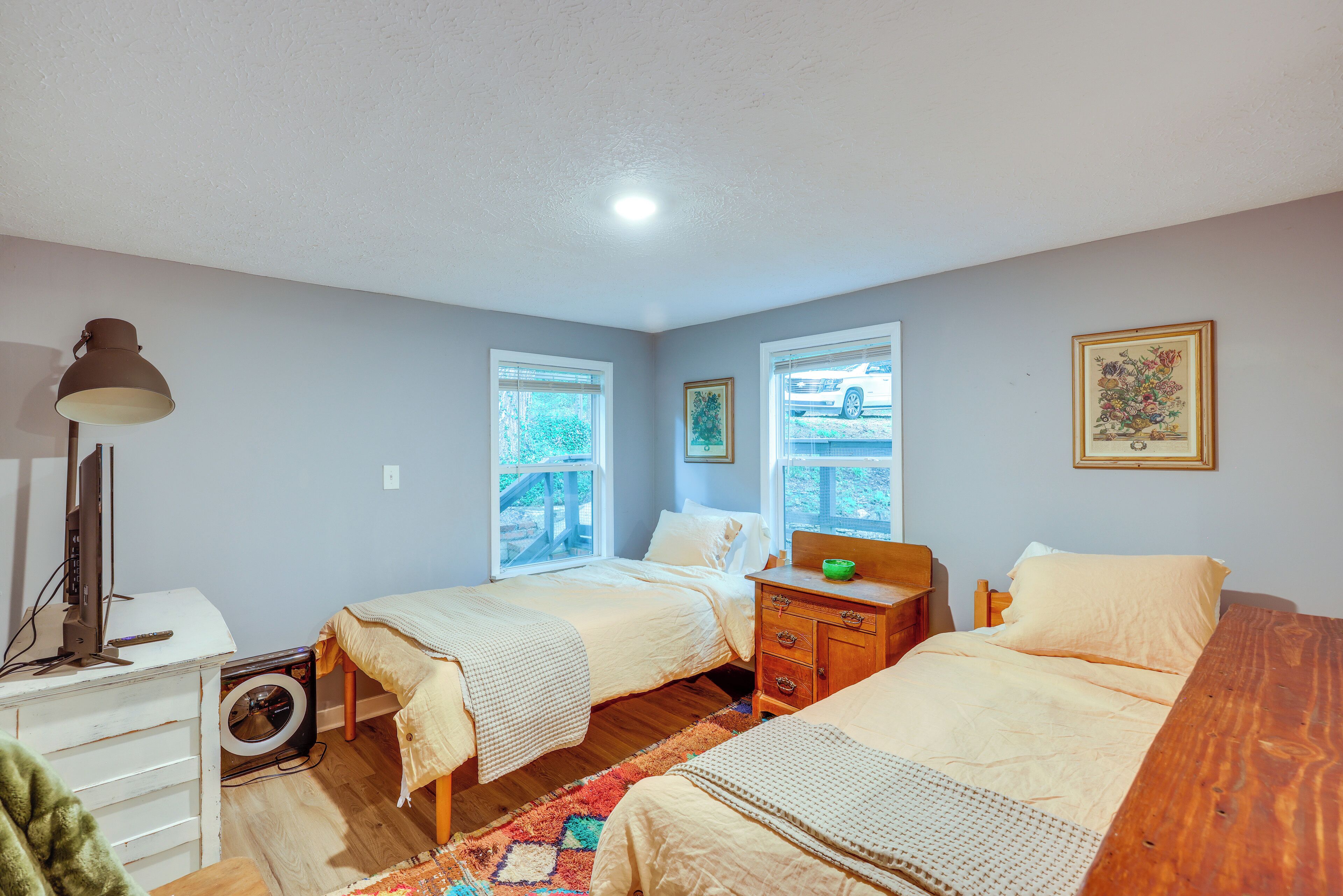 2 bedrooms, bed sheets