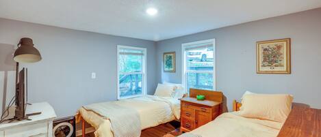 2 bedrooms, bed sheets