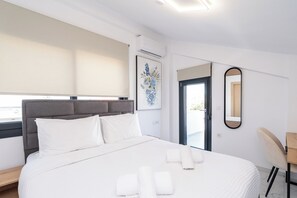 Iron/ironing board, travel cot, Internet, bed sheets - Athina-Two Bedroom Triplex With Garden (Kavala)
