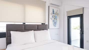 2 quartos, ferros/tábuas de passar roupa, berço de viagem