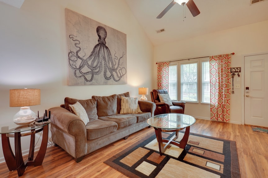 Charleston Townhome Near Credit One Stadium - Charleston, SC