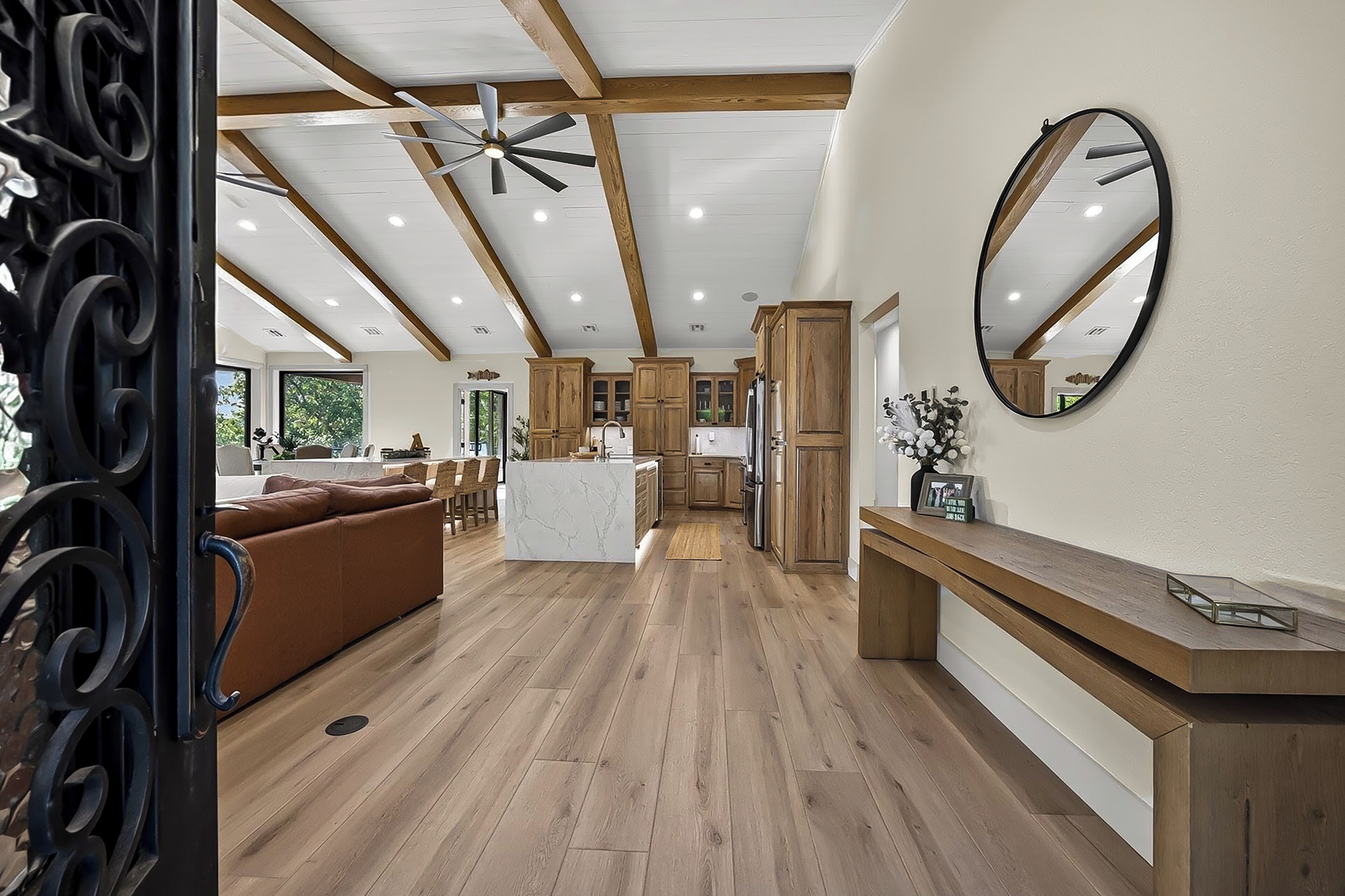 Lake Views, Big Deck, Hot Tub, Fire Pit, Game Room - Keys, OK
