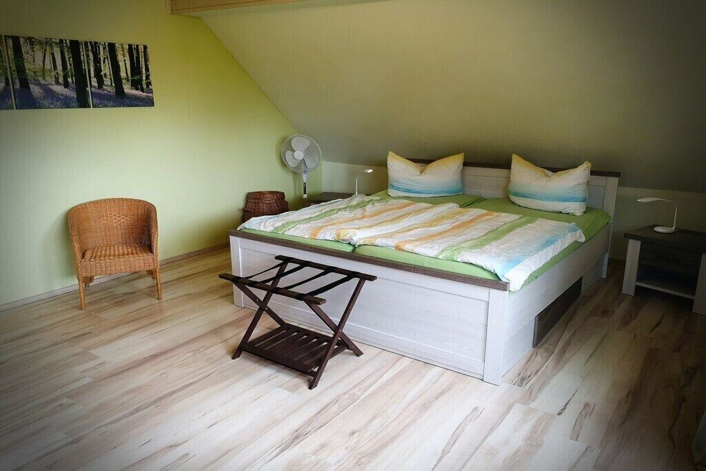 2 bedrooms, desk, free WiFi, bed sheets