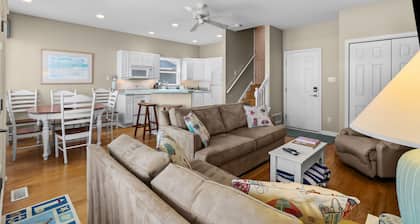 Pet Friendly 6BR 4BA OCNJ Condo/ Near Beach and Boardwalk