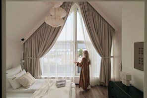 2 Schlafzimmer, Schreibtisch, Bügeleisen/Bügelbrett, Reisekinderbett