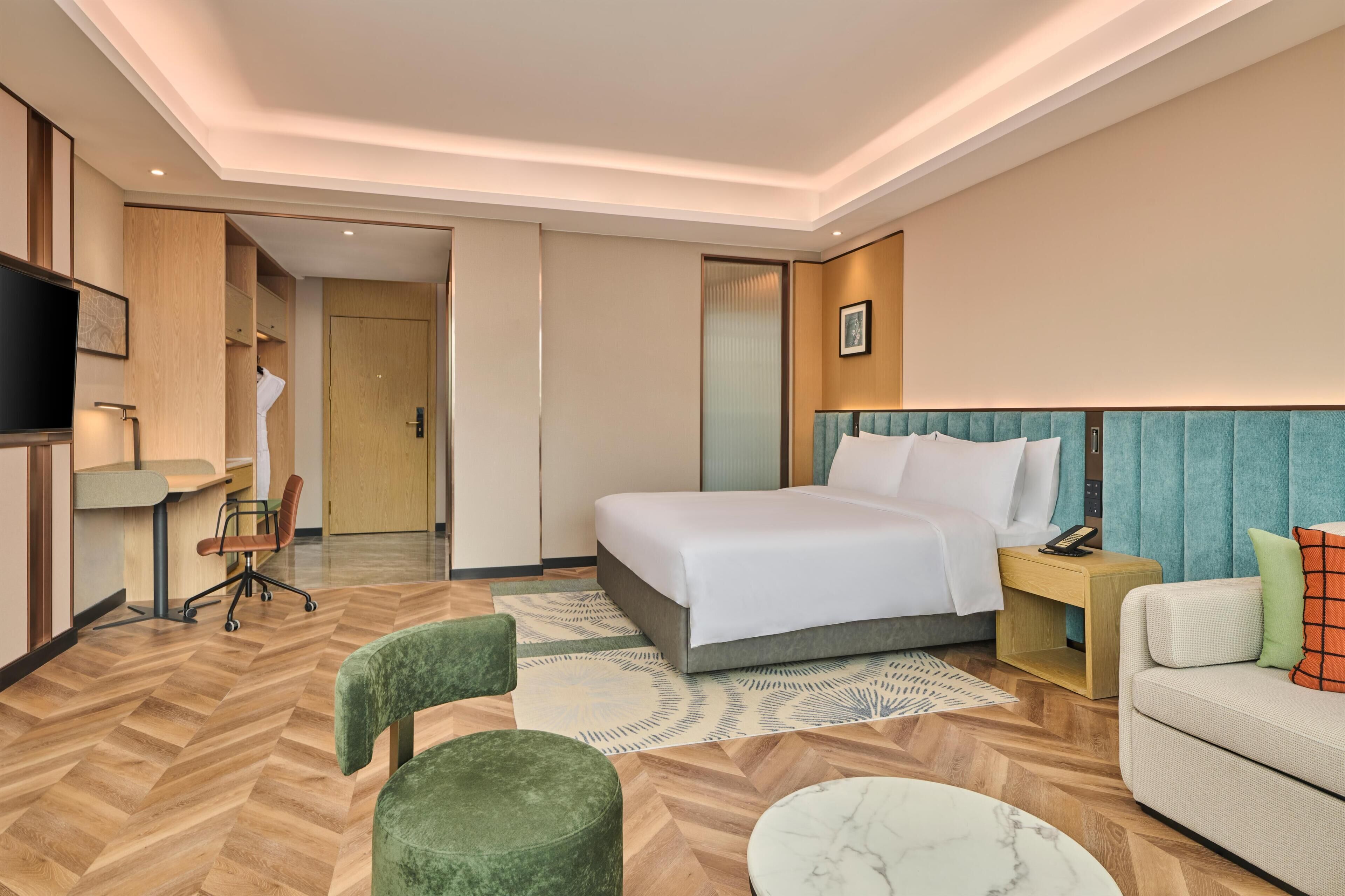 Deluxe Room, 1 King Bed with Sofa bed