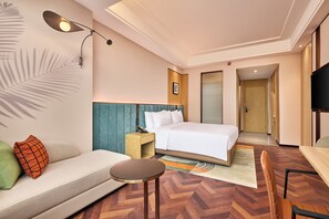 Room, 1 King Bed, Accessible | Down duvets, desk, blackout curtains, iron/ironing board - Hilton Garden Inn Guangzhou Huangpu Luogang Science City (Guangzhou)