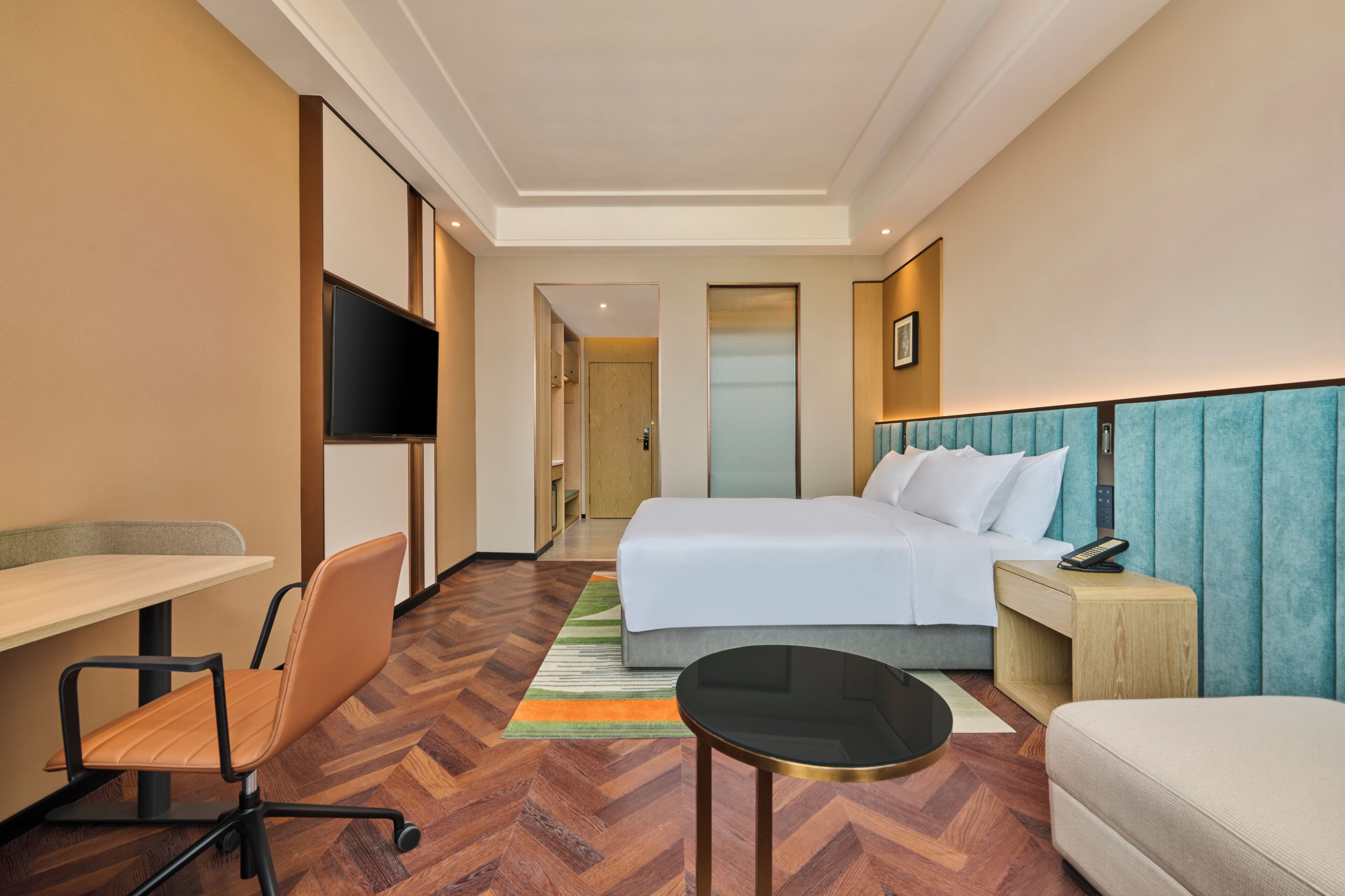Room, 1 King Bed | Down duvets, desk, blackout curtains, iron/ironing board
