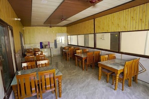 Dining - Hotel Ekant Valley (Chakrata)