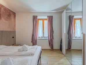 Bedroom - Stefani by Interhome (Lago di Ledro)