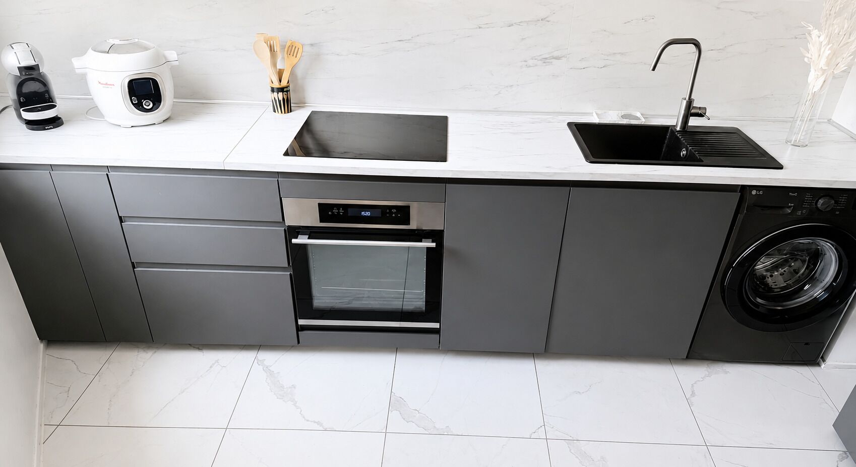 Coffee/tea maker, fridge, microwave, oven