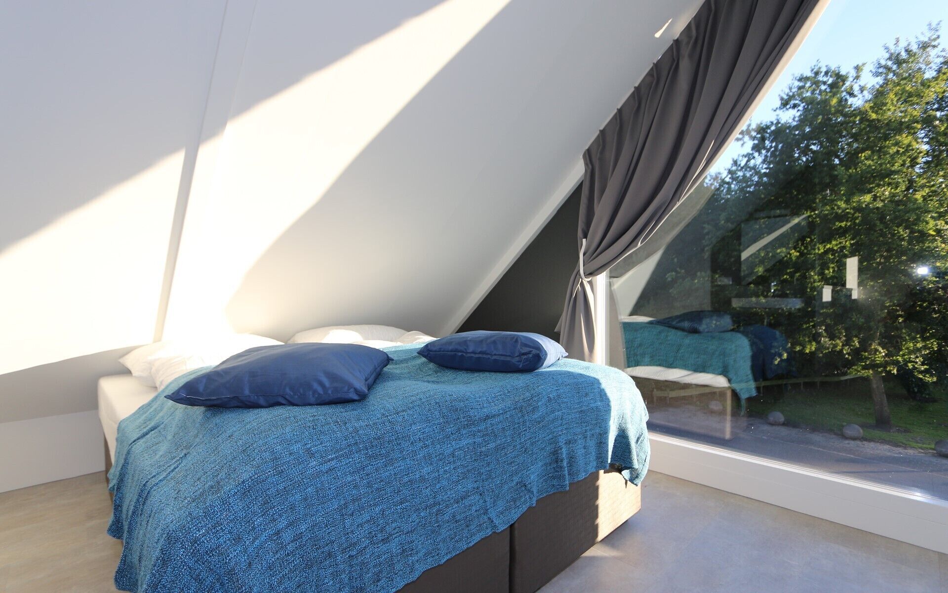 4 bedrooms, iron/ironing board, free WiFi