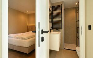 Room - Chalet Strandloper K04 privately situated near Northsea and beach of Renesse (Scharendijke)