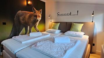 2 bedrooms, iron/ironing board, WiFi (free)