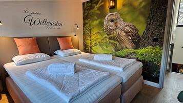 2 bedrooms, iron/ironing board, WiFi (free)