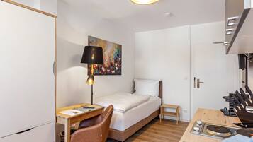 WiFi, bed sheets