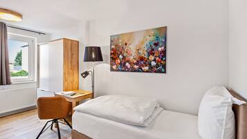 WiFi, bed sheets