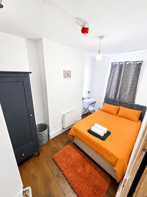 Room, 1 Bedroom - Room-contractor, Family Friendly Room fo (London)