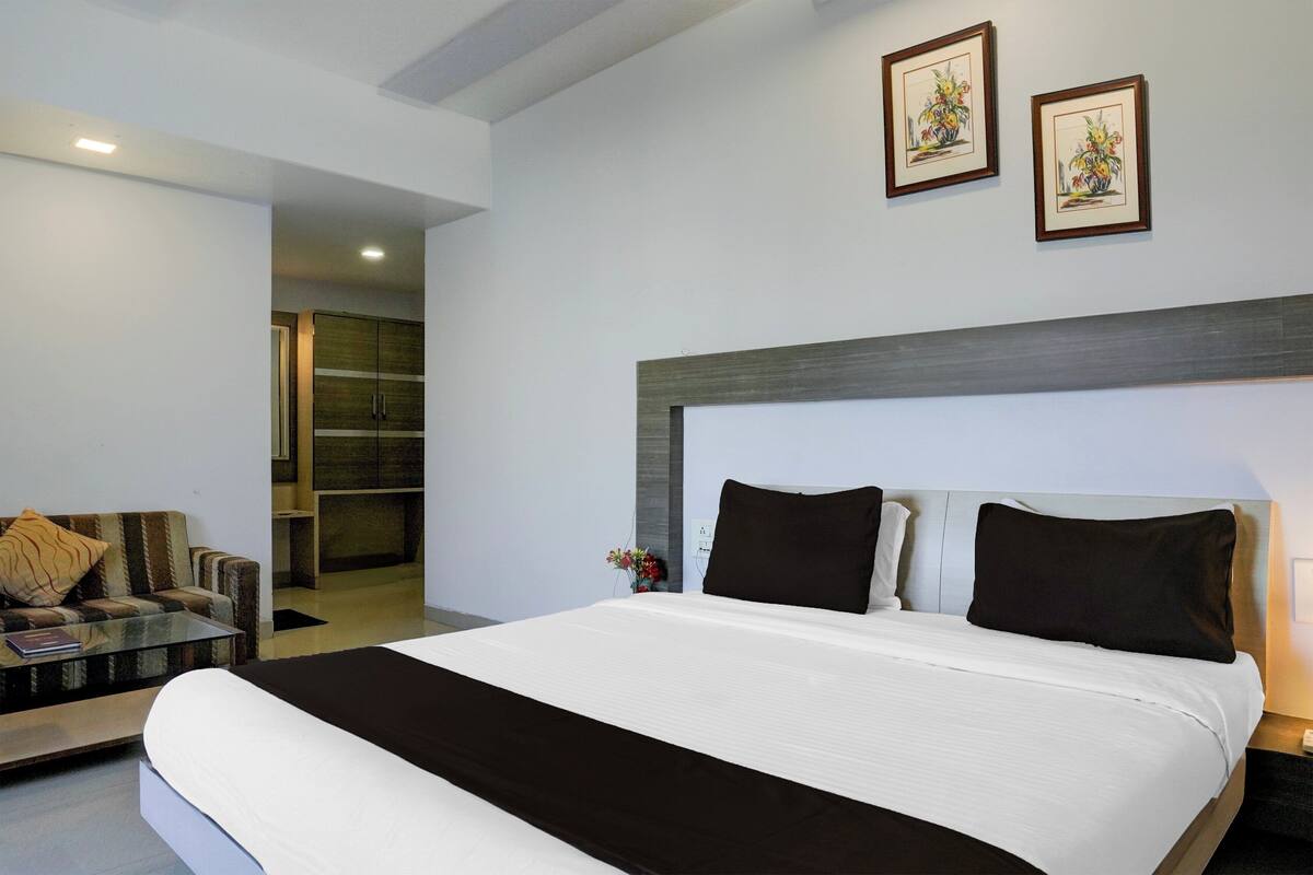 Escritorio, wifi gratis y ropa de cama 