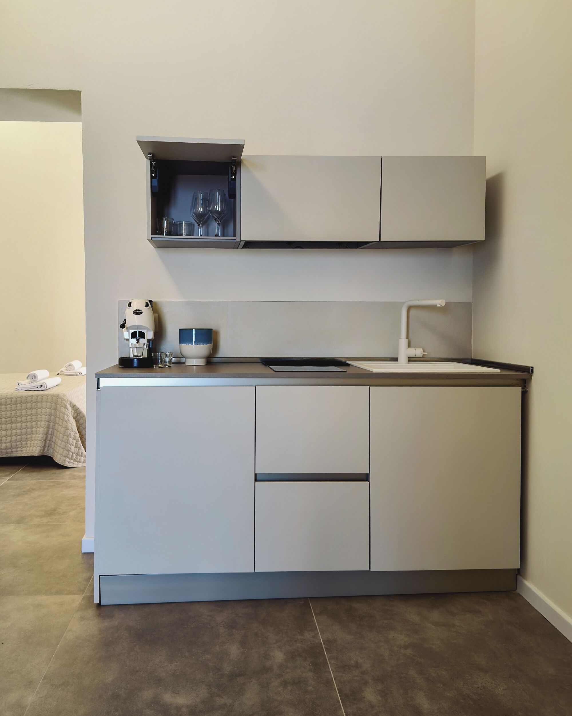 Comfort House, 1 Queen Bed, Valley View | Private kitchen