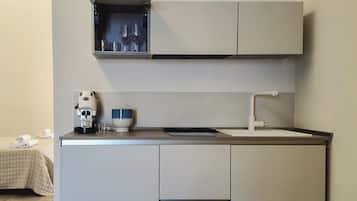 Comfort House, 1 Queen Bed, Valley View | Private kitchen