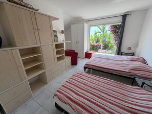 Room - La Buissonière Holiday Home with Sea View, Shared Pool and Terrace (Vallauris)