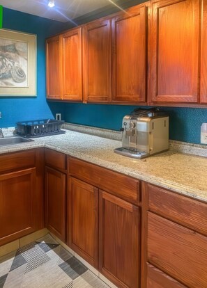 Fridge, toaster, dining table - Hale Akala - Surf Ohana (Kailua-Kona)