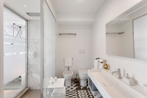 Shower, hair dryer, towels - 'Haddar Etna' – Pearl (Zafferana Etnea)