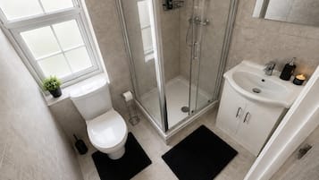 Shower dan handuk