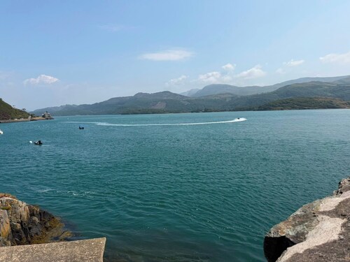 Barmouth Harbour 2-bed Flat, Sleeps 8 w/ Sea View