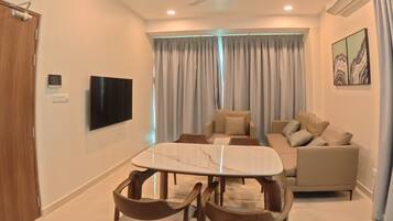 City Apartment, Balcony, Ocean View | Interior