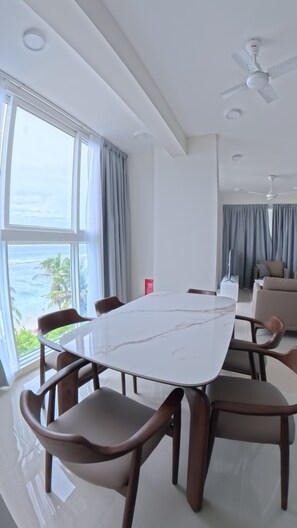 Dining - The Oceanview Grand Maldives (Male)