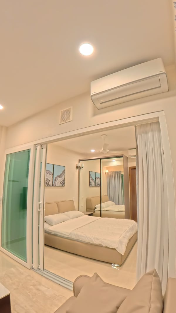 The Oceanview Grand Maldives - Maldivas